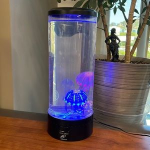 Faux jelly fish tank
